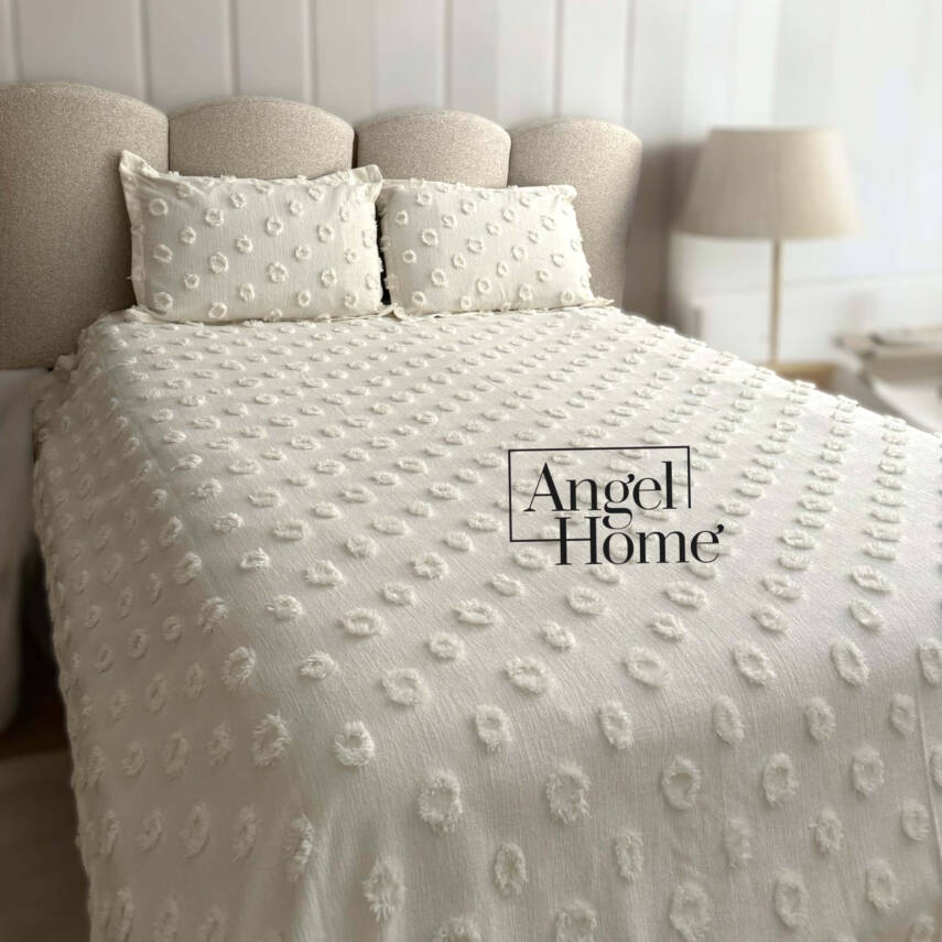 Ponpon Çift Kişilik Yatak Örtüsü 240x260 2 Yastık Krem Rengi - 1